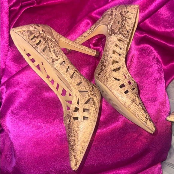 Diba  size 9.5 like new Women's Snakeskin High Heels - Gray/brown - Picture 2 of 4
